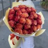 25 красно-желтых роз Боргат 50 см